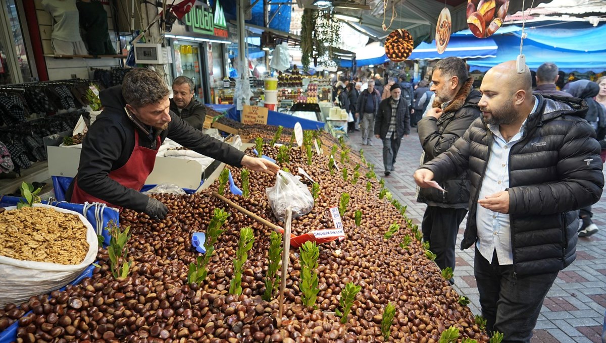 Kış gelince pazar tezgahlarında yerini aldı! Kilosu 120 TL'den başlıyor