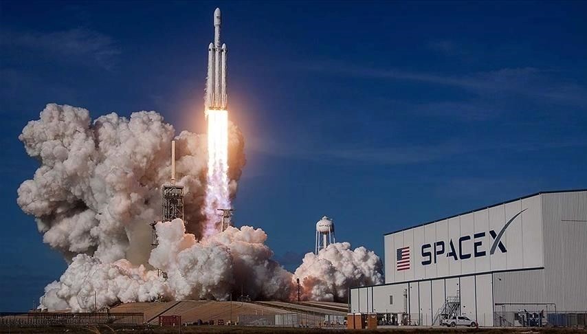 SpaceX, 24 Starlink uydusunu yörüngeye fırlatıyor